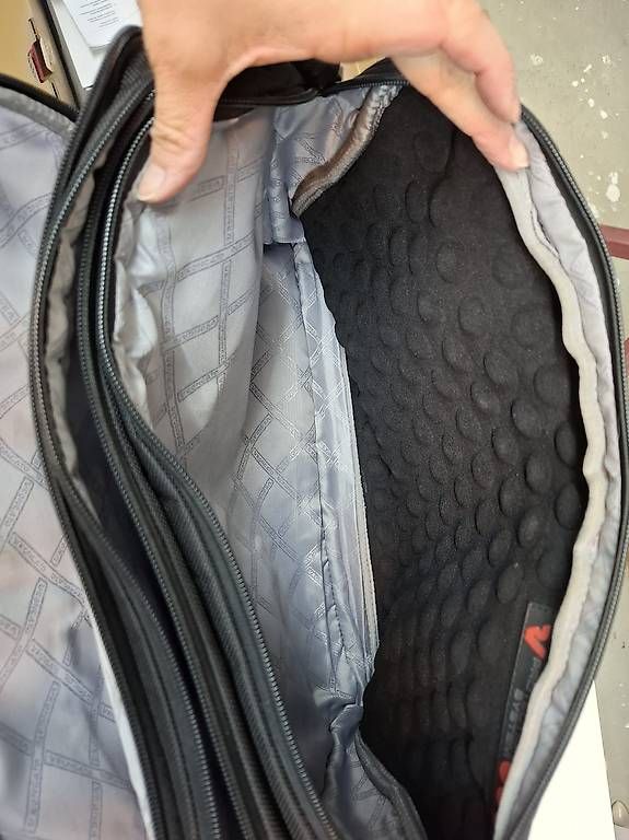 Borse: Laptop Tasche – Usato da Kirchberg BE venduto da Scur3 3