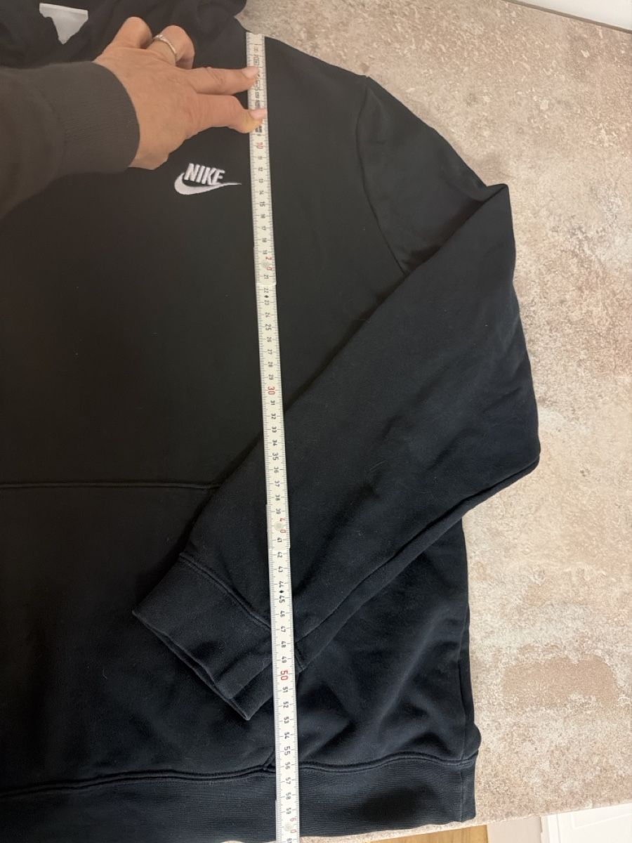 Nike Pullover & Sweatshirts: Schwarzer Nike Hoodie, top Zustand – Neu (gemäss Beschreibung) aus Gutenswil von Freetibet1 1
