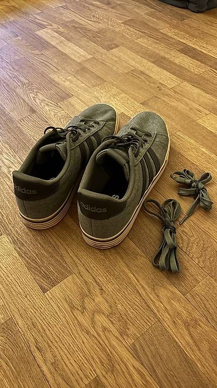 Adidas Scarpe da uomo: Adidas Schuhe olive (44 2/3) – Usato da Zürich venduto da lupolupo 2