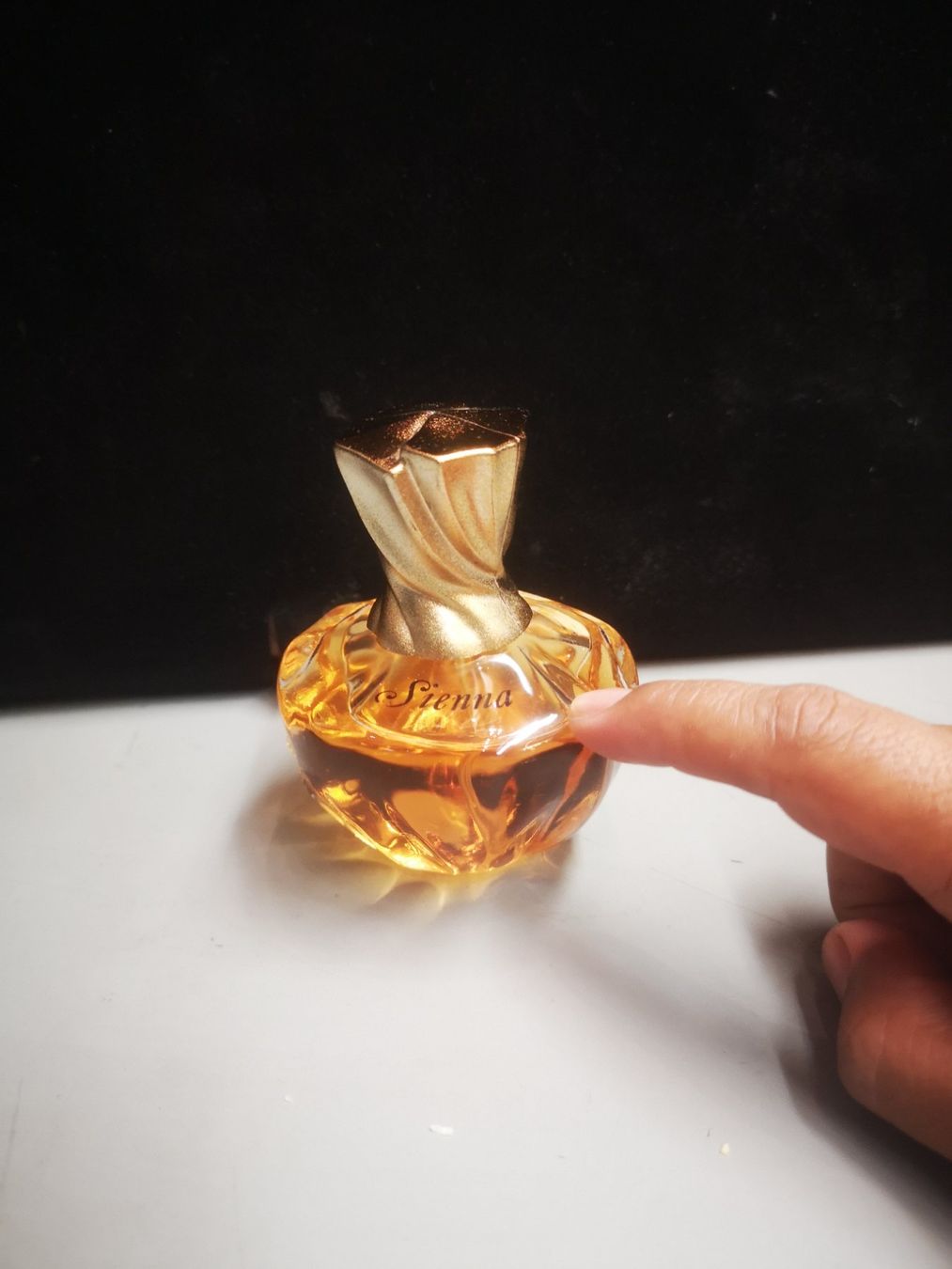 Flacons: SIENNA – Gebraucht aus Genève von Leboucheoreilles 1