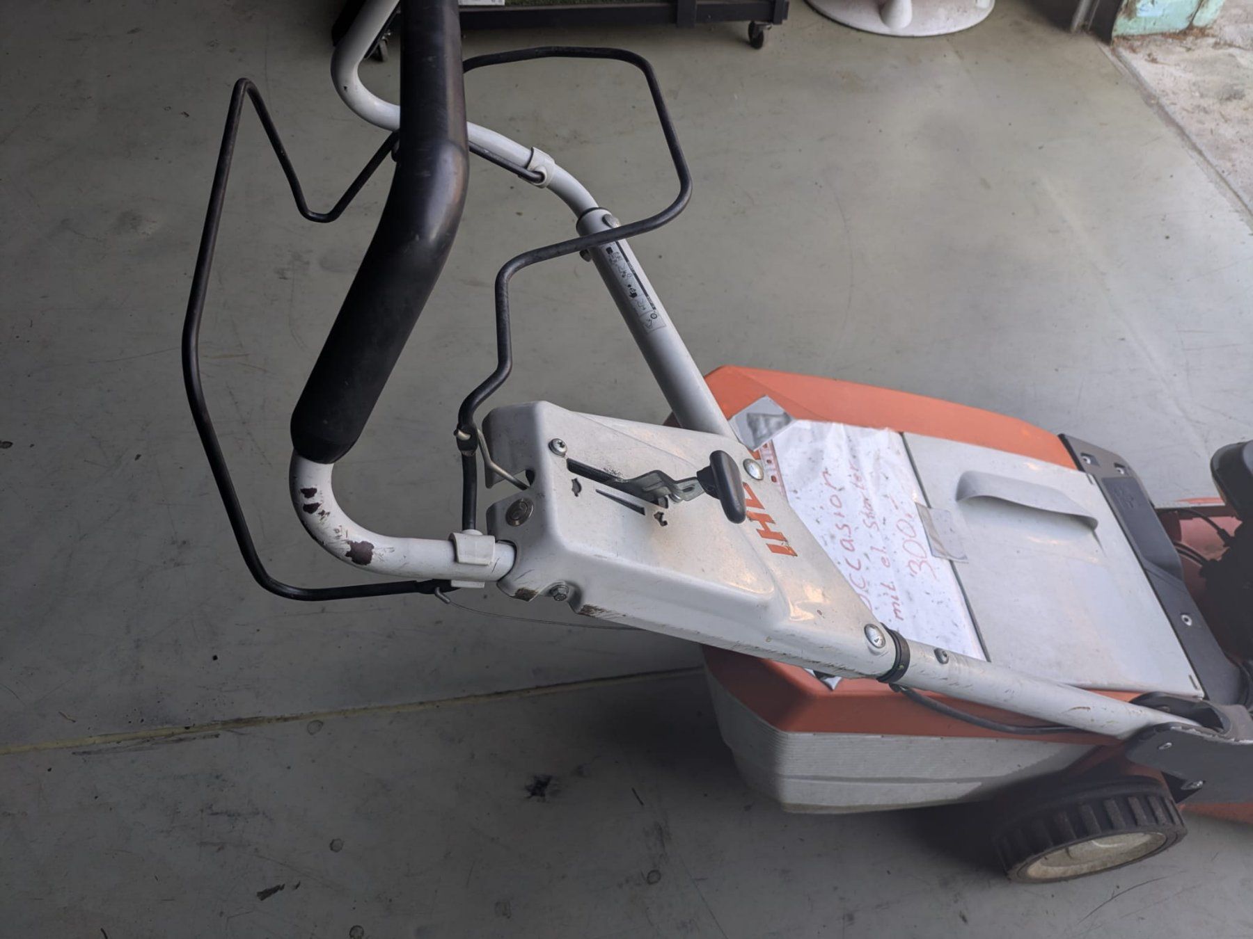 Stihl Tondeuses à gazon: Stihl Rasenmäher – D'occasion à Wallbach par 0brist 2