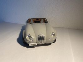 Wiesmann Roadster MF3 grau Vitrinenmodell 1:18 von Revell