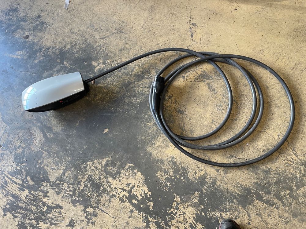 Ladestation Tesla Wall Connector 200/240V 32A (Gebraucht) in Bad Ragaz ...