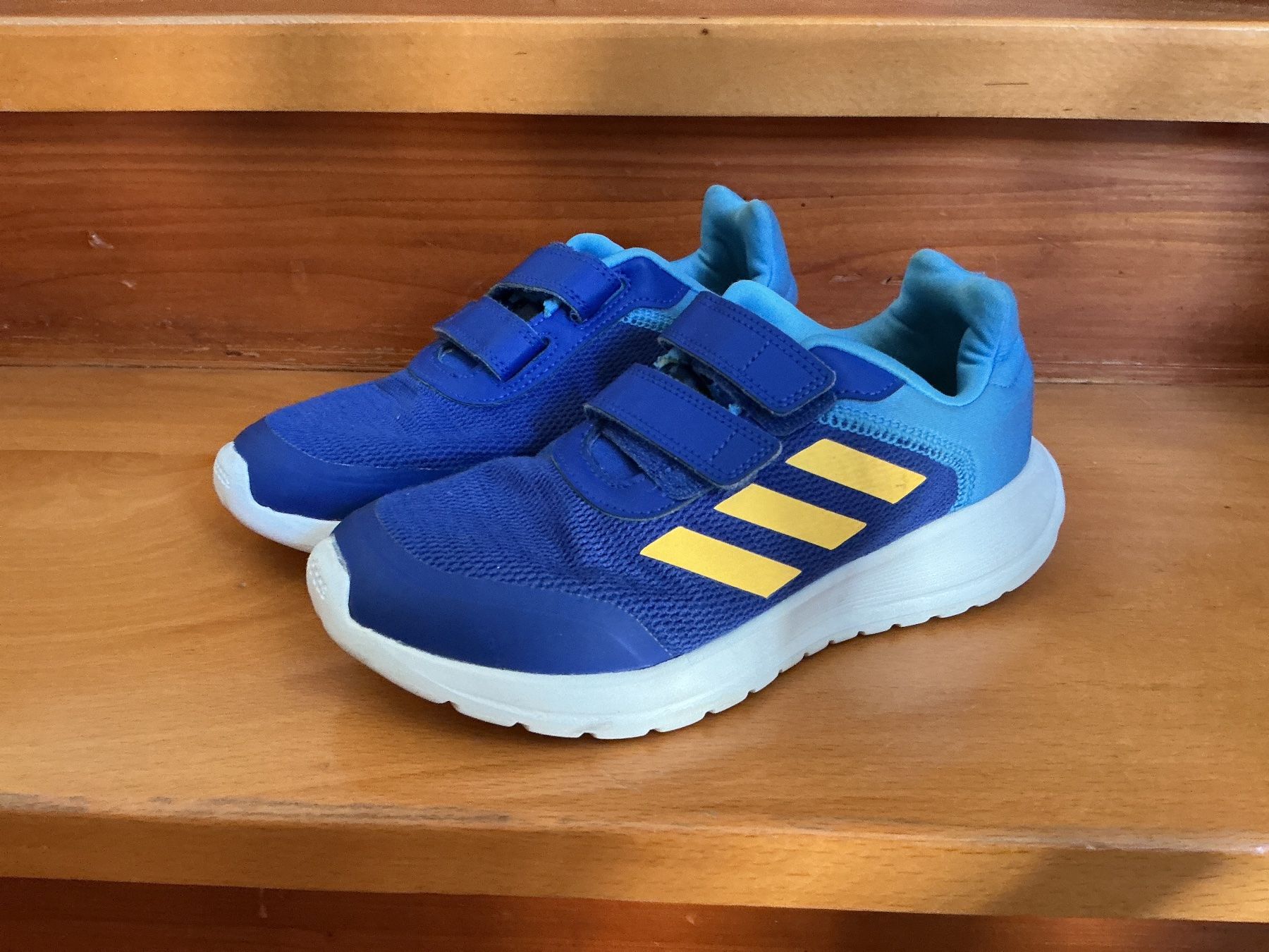 Adidas Scarpe per ragazzi: Adidas Hallenturnschuhe 36 – Usato da Zürich venduto da cnben
