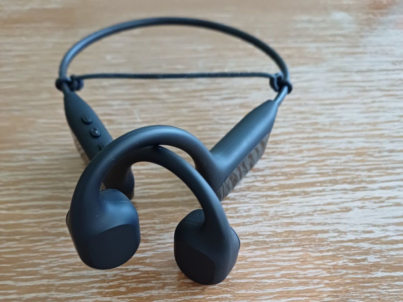 Cuffie: Bone Conduction Sport Headphones – Nuovo (secondo la descrizione) da Zürich venduto da val_ynn 1