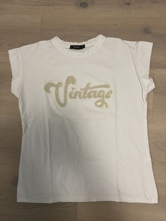 T-Shirt weiss mit flauschiger Applikation S neu