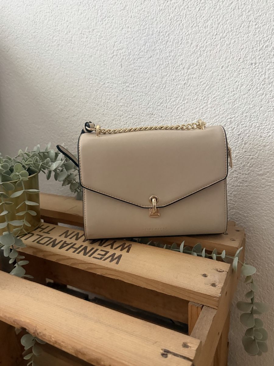 Sacs femmes: Beige Seidenfelt Handtasche – Neuf (Voir description) à Thierachern par due_ls6w