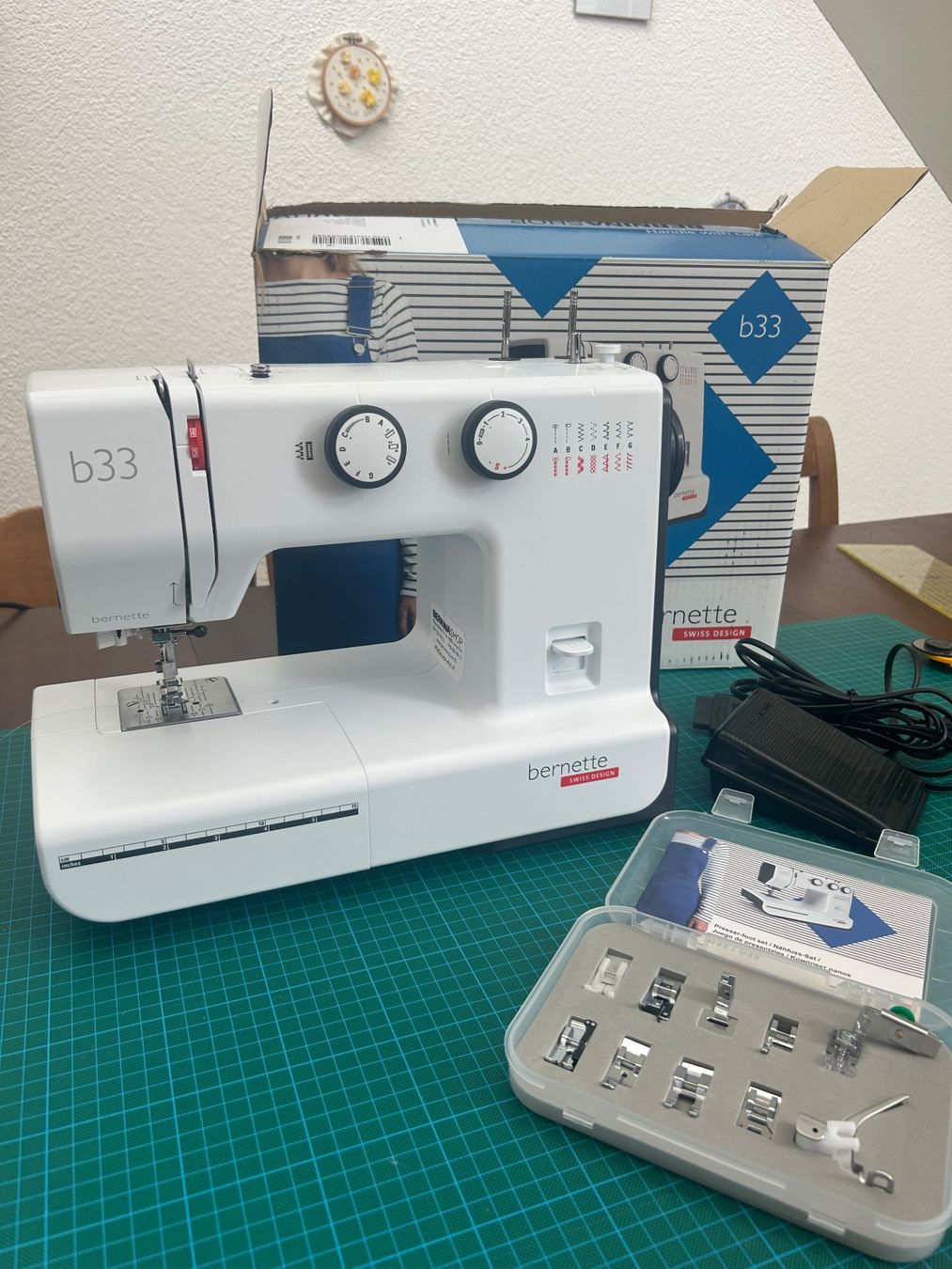 Bernina Machines à coudre: Bernette 33 mit Nähfuss-Set – D'occasion à Wädenswil par katjamf