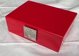 Schmuckschatule in Rot / schwarz