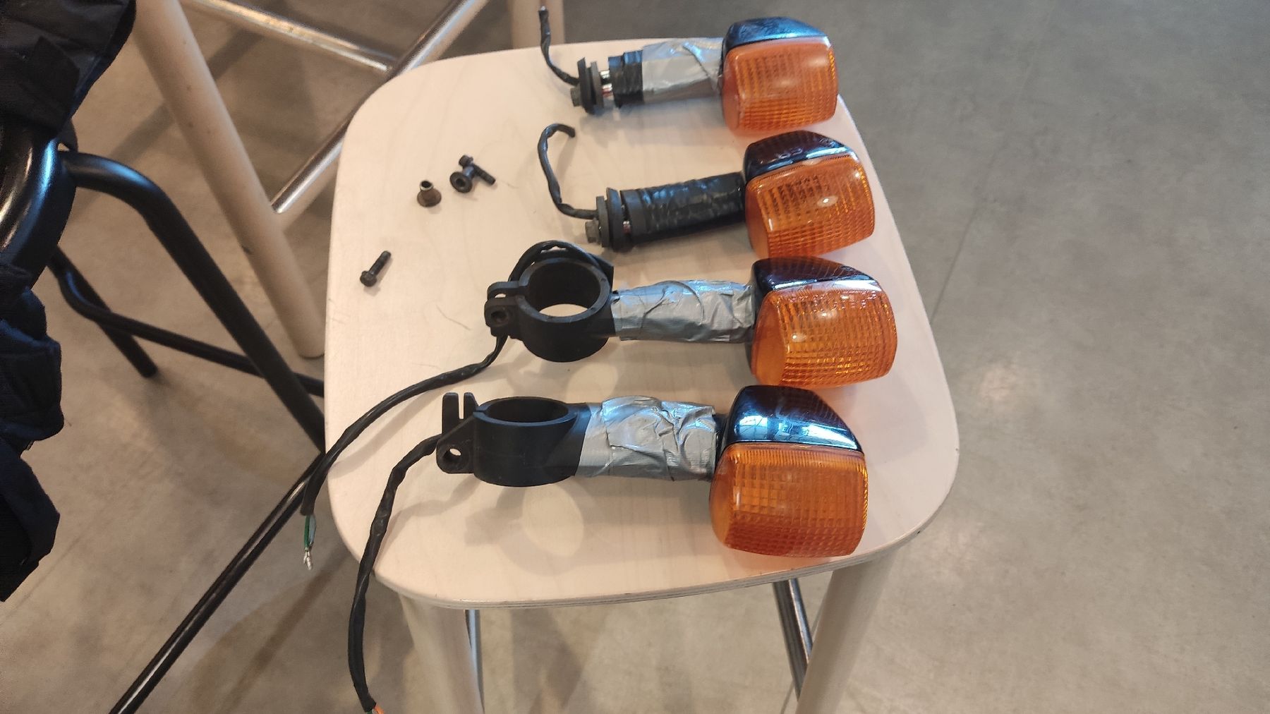 Honda Tutti i ricambio per moto: Ab 1 CHF | Honda NTV 650 Original Blinker 21W E-geprüft – Usato da Schliern b. Köniz venduto da vac_l86y