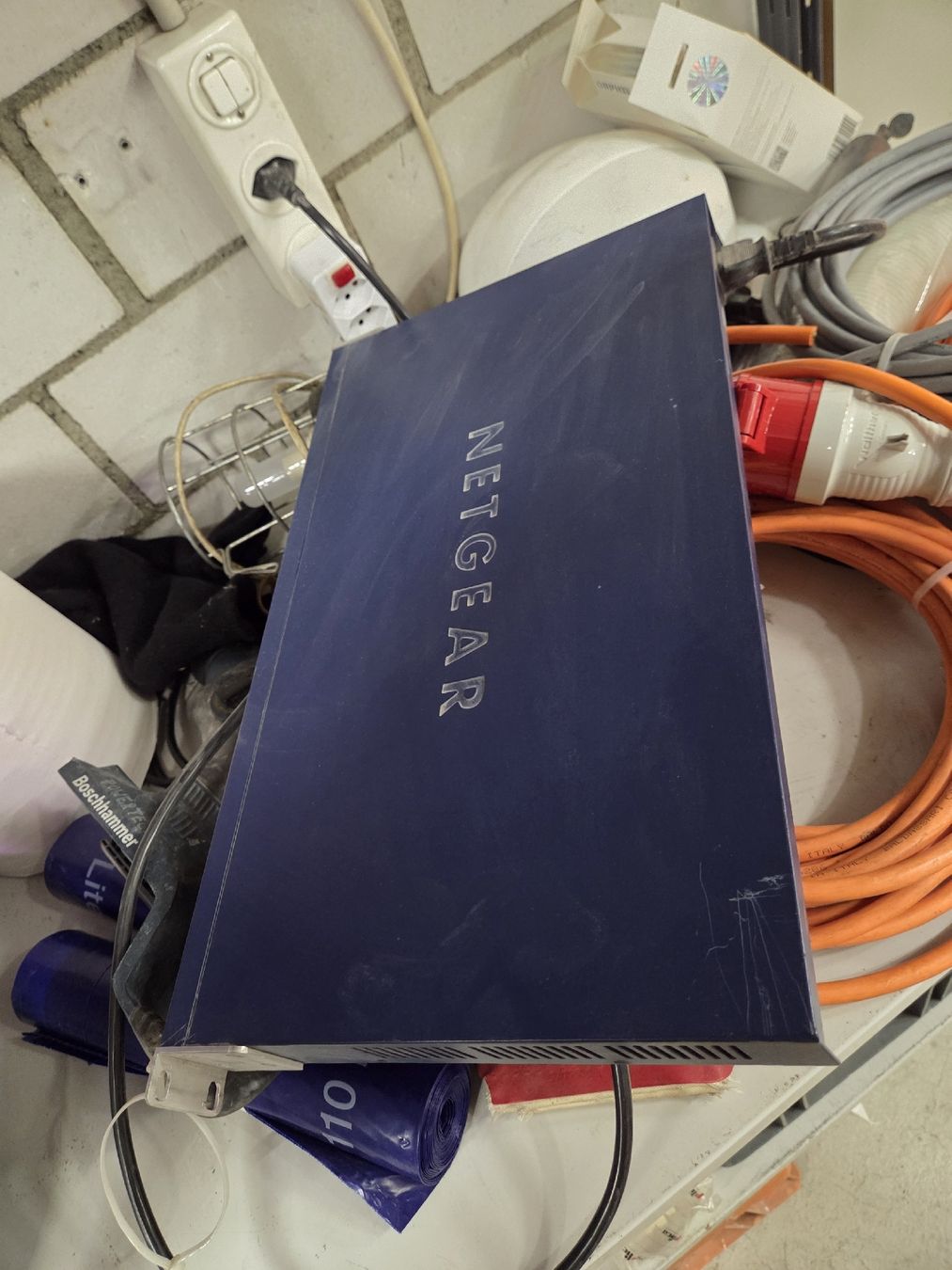 Netgear Hub & Switch: Netgear ProSafe FS728TP Smart Switch 24 Port PoE – Usato da Zürich venduto da eymen20 5