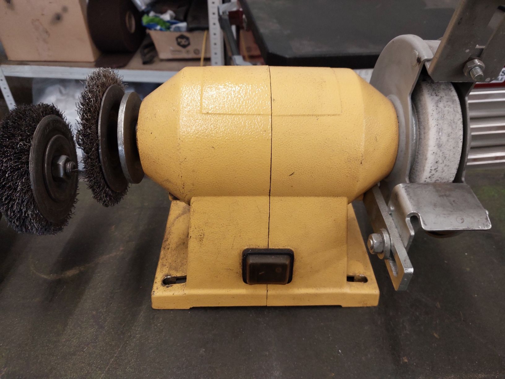 Bosch Smerigliatrici & Lucidatrici: Schleifmaschine – Usato da Horw venduto da cheapfreak 1
