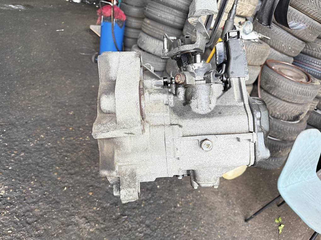 Tutti pezzi di ricambio auto: Getriebe  VW / Seat / Skoda / Audi  – Usato da Udligenswil venduto da Sch2s 1