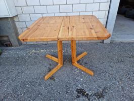 Quadratischer Naturholztisch IKEA Design 90 X 80 X 73 hoch