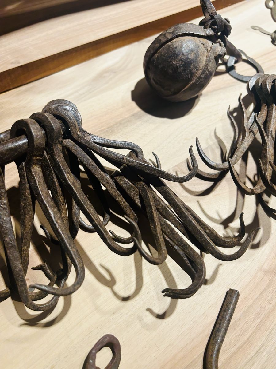Tutte le decorazioni: Antique Eisen Teile  – Usato da Zürich venduto da KuduKing 1