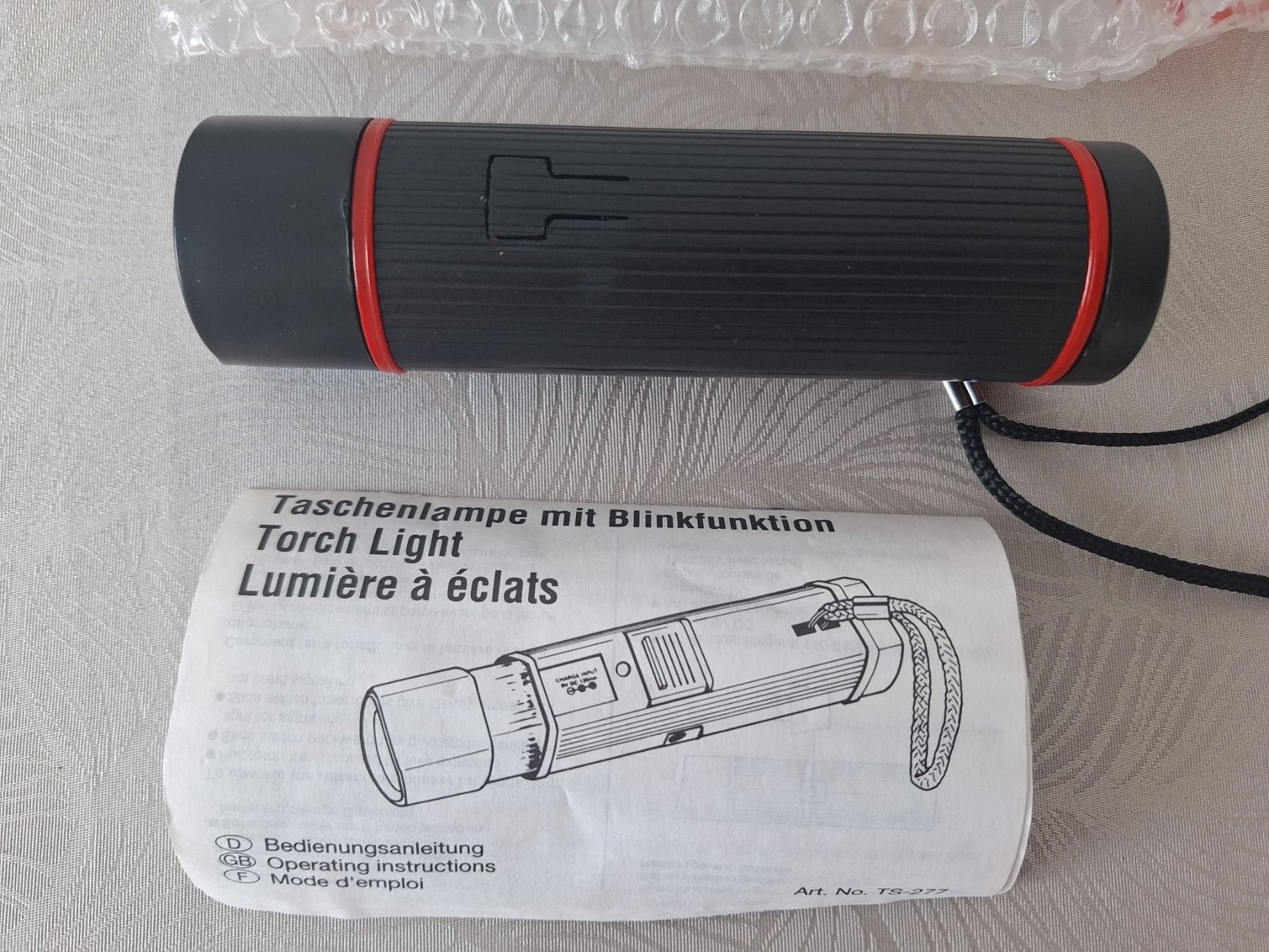 Lampade: Taschenlampe mit Blinkfunktion – Nuovo (secondo la descrizione) da Zürich venduto da Lemon007 2