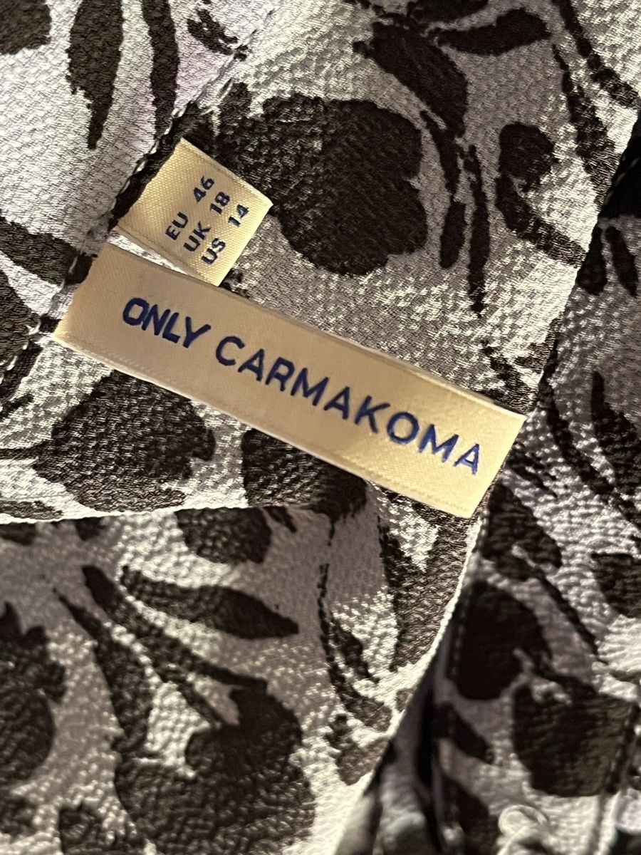 Vestiti: Robe CARCOMA imprimée taille EU 46 état neuf – Nuovo (secondo la descrizione) da Genève venduto da ct_fqr8 2