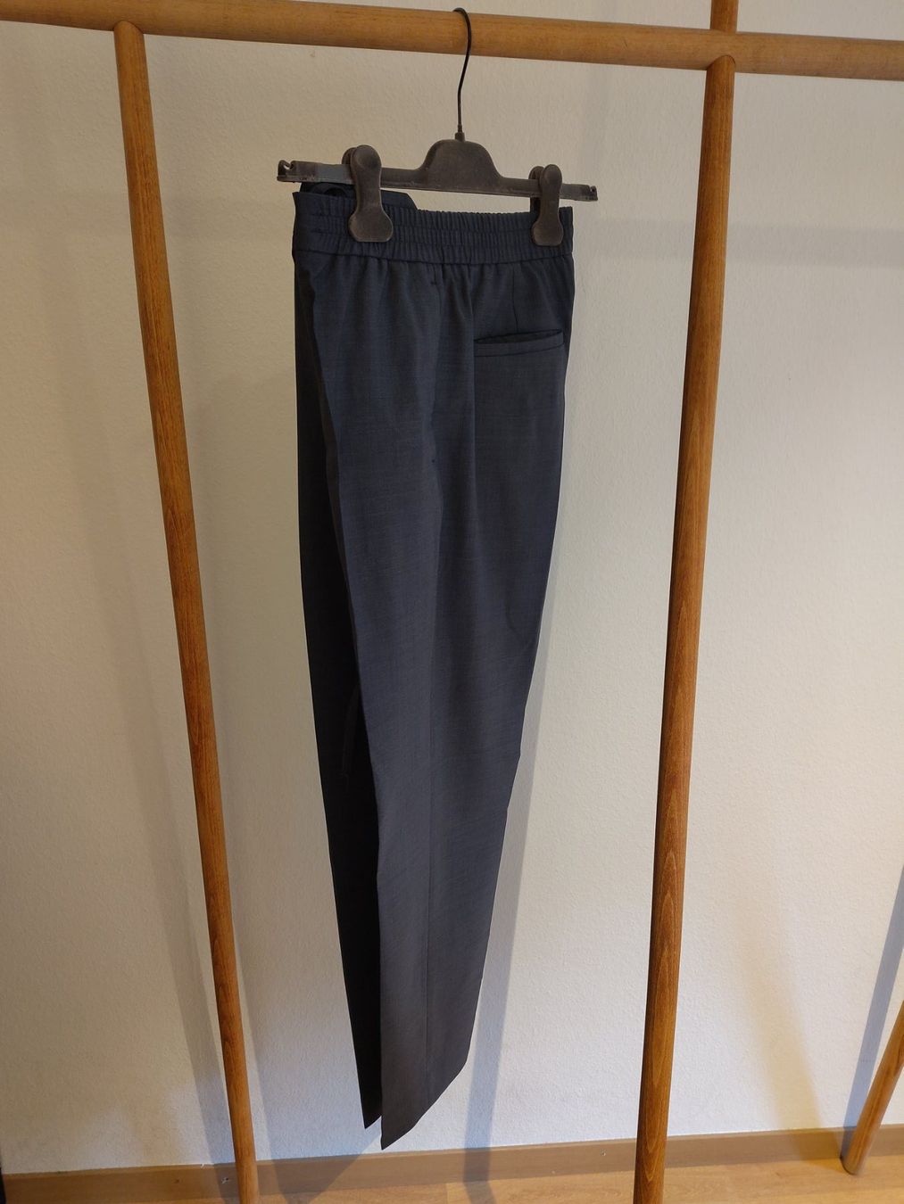 Cos Pantaloni: Hosen / COS / EUR 46 – Usato da St. Gallen venduto da swi_dnw5 2