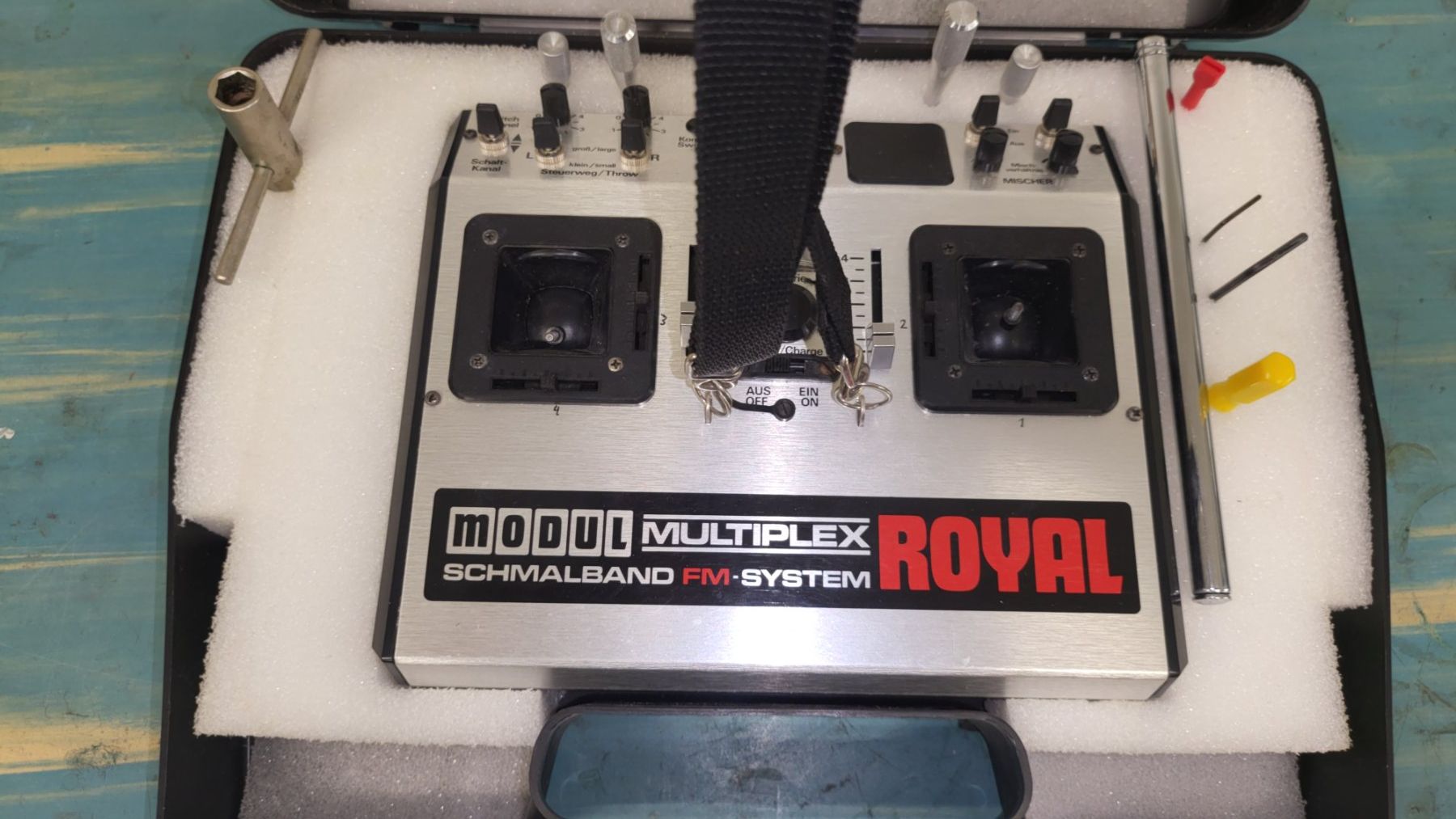 Multiplex Fernsteuerungen: Multiplex Royal MC-20 émetteur RC 35MHz FM – Gebraucht aus Versoix von Dragi1201 1