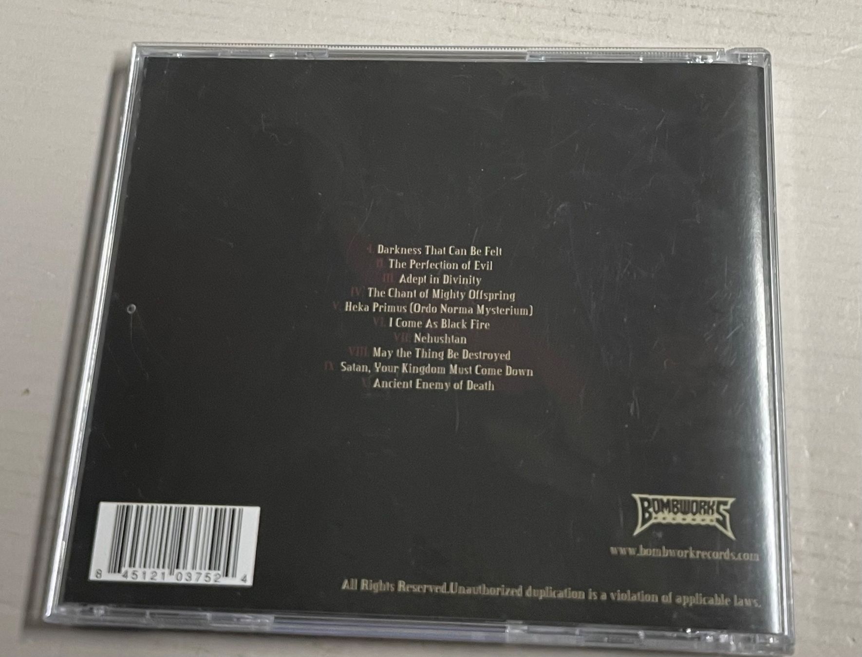 CD: A Hill To Die Upon - Omens – Usato da Muri b. Bern venduto da AdidasCollector 3