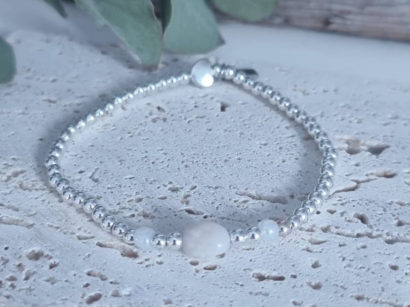 Bracciali & Braccialetti: Zartes Armband Mondstein – Nuovo e nell'imballaggio originale da Wangen SZ venduto da summus
