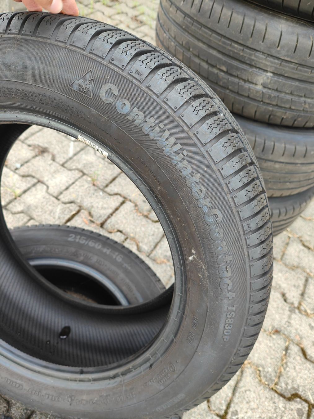 Continental Pneumatici & Ruote complete: Winterreifen 215/60 R16 – Usato da Oberengstringen venduto da Reifen-Lagerverkauf 2
