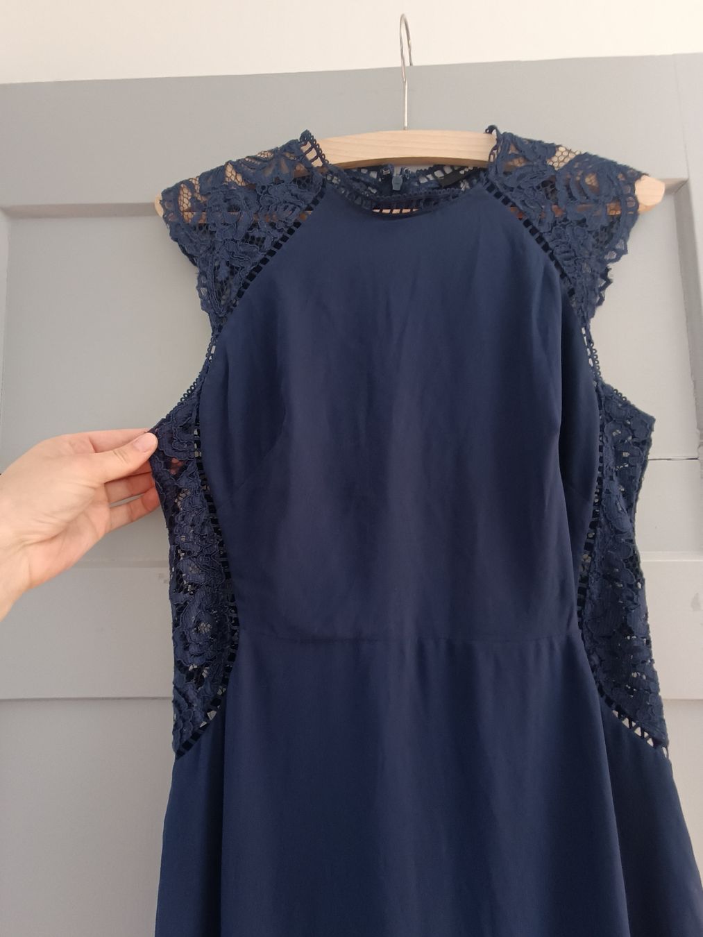 Vestiti: Dunkelblaues Spitzenkleid - Super Schnitt – Usato da Wettingen venduto da TatjanaFrei 1