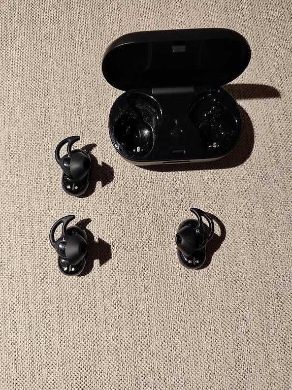 Bose Cuffie: Bose QuietComfort Earbuds Kopfhörer – Usato da Goldswil venduto da Lyssij 1