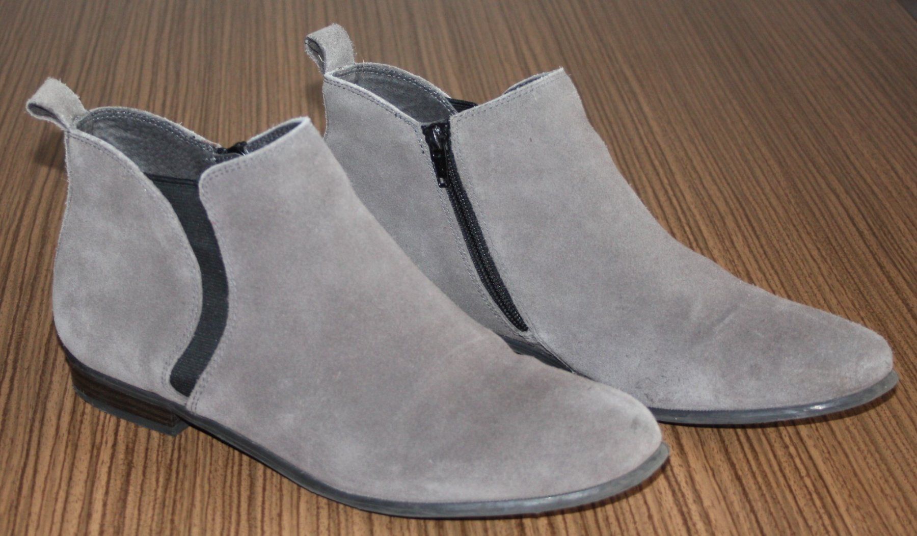 Scarpe da donna: Stieflette VARESE Leder grau Gr. 41 – Usato da Flüelen venduto da Diversicum-Textil