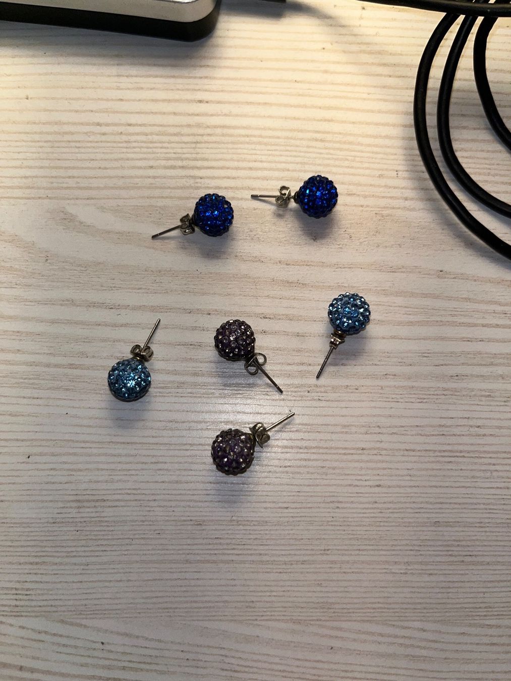 Orecchini pendenti & Orecchini a lobo: Lot boucles d’oreilles – Usato da Montsevelier venduto da Duna2210 2
