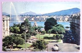 Genève - La Place des Alpes et le Mt. Blanc