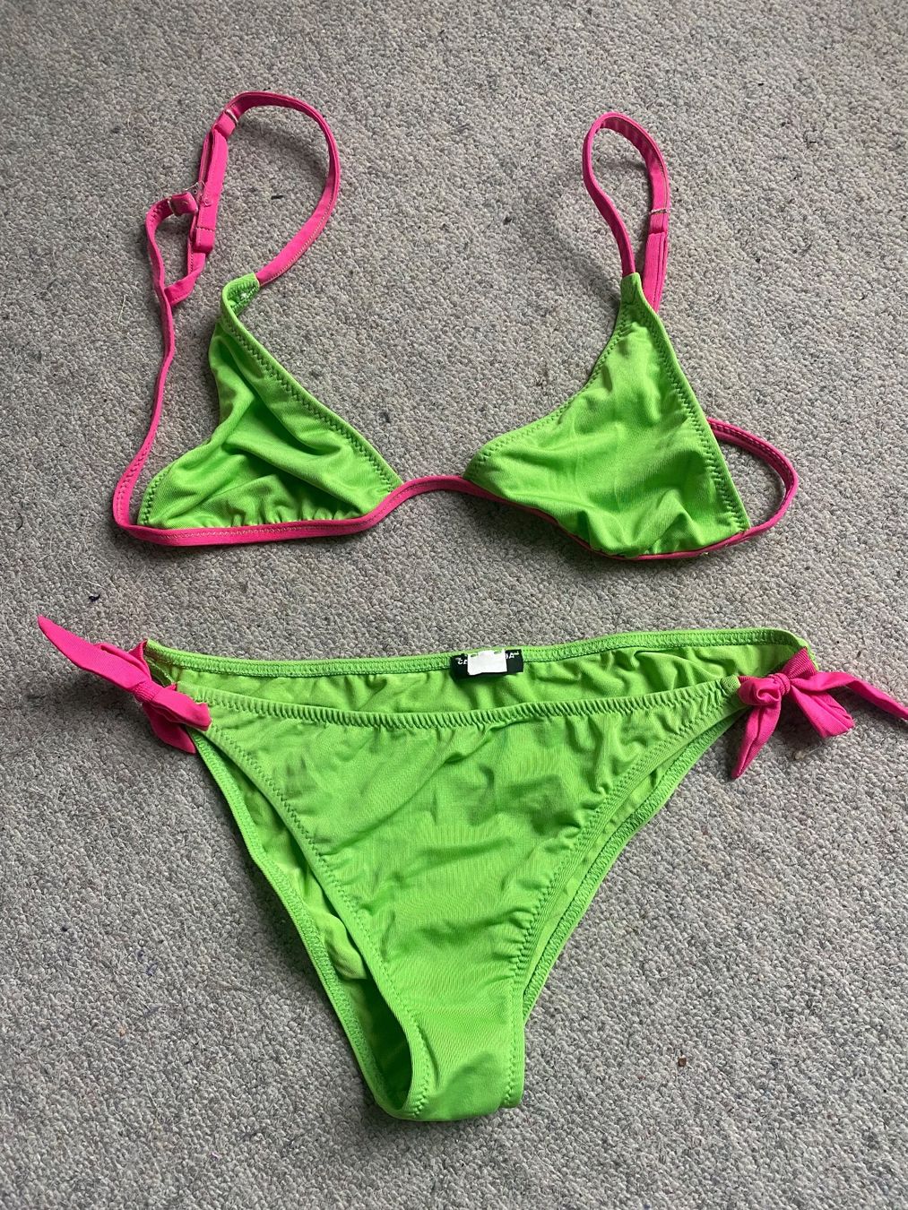 Costumi da bagno & Bikini: Calzedonia Bikini Mädchen grün/pink – Usato da Altendorf venduto da am9j_nt