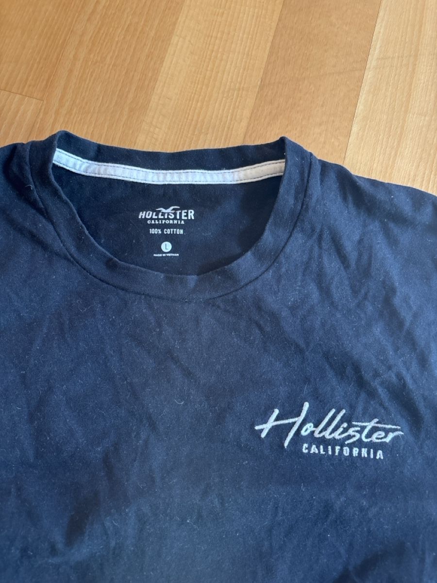Hollister T-shirt: Hollister Black T Shirt – Usato da Chexbres venduto da doe_xns6 1