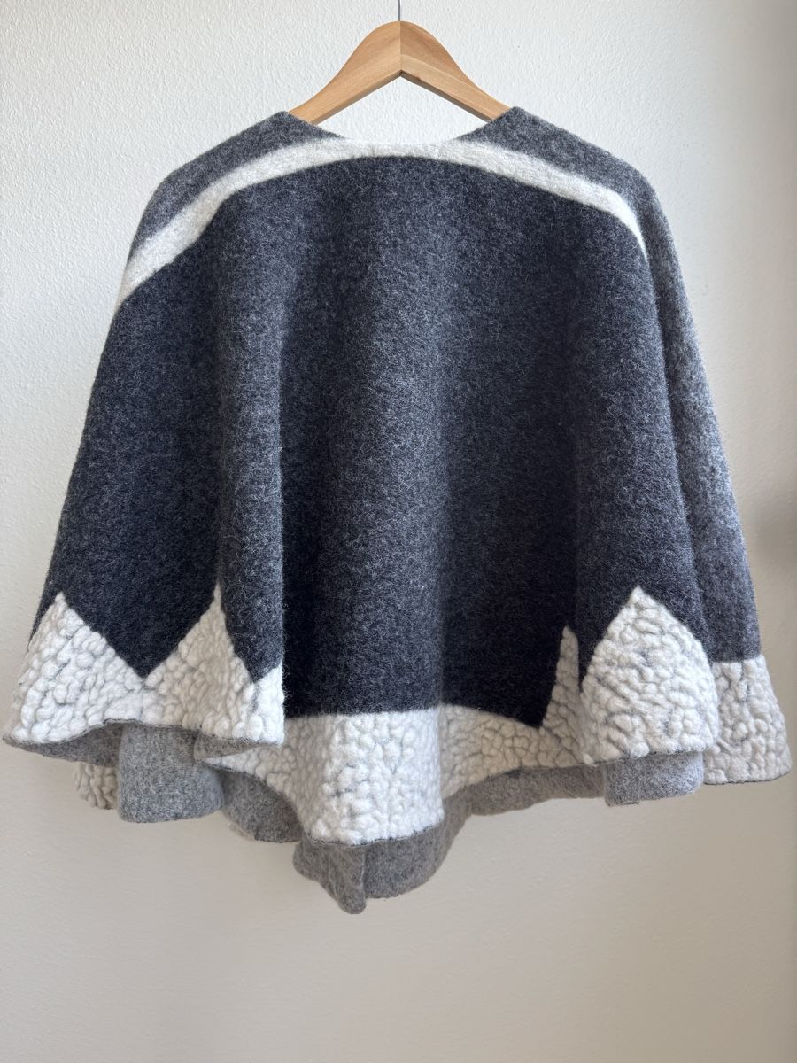 Maje Altro in Moda donna: Maje spring Poncho – Nuovo (secondo la descrizione) da Versoix venduto da Bazanchiklovalova 1