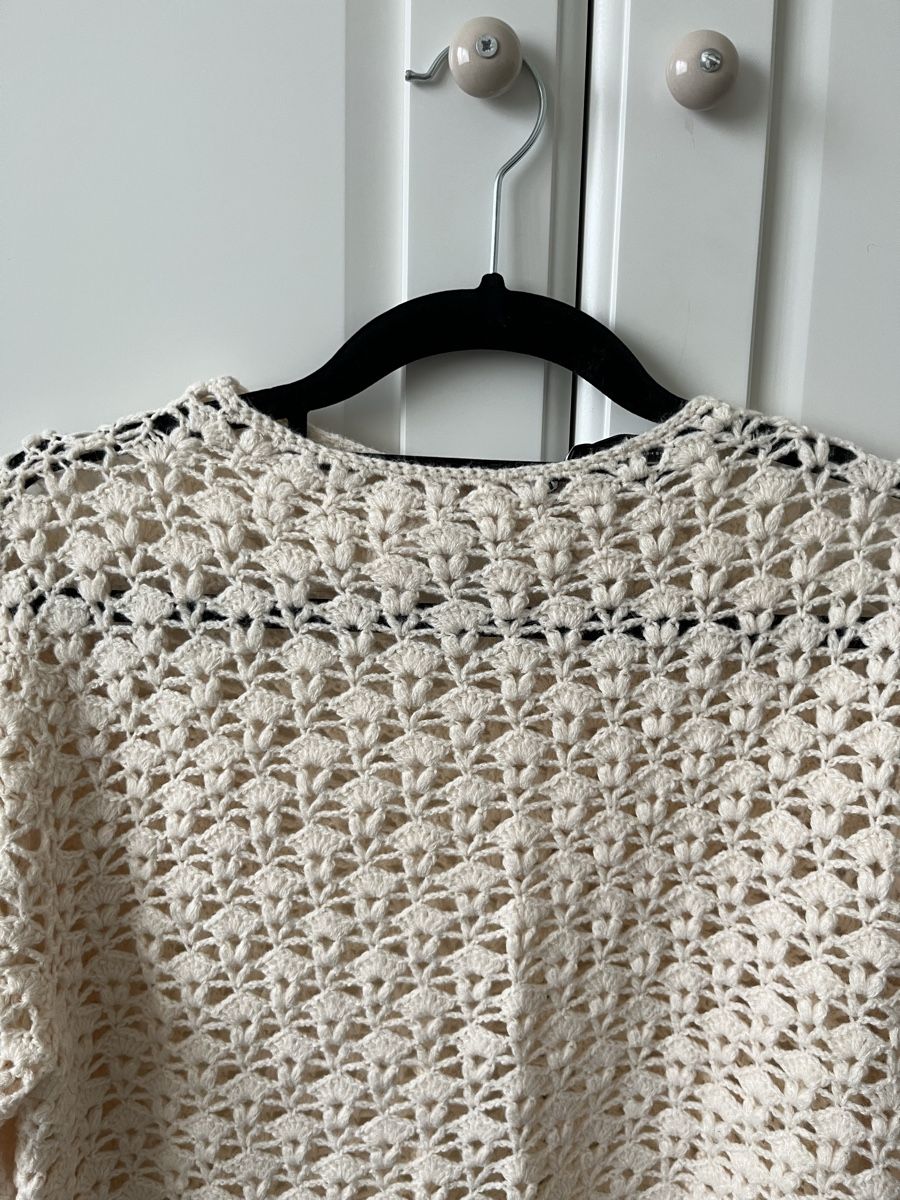 Zara Maglioni & Felpe: Butterfarbiger Pullover mit Löchern – Nuovo (secondo la descrizione) da Allschwil venduto da eyl_bb8q 5