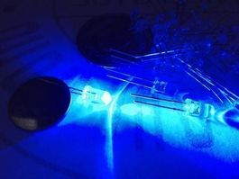 Flacker-LED 5mm klar/blau, 2 Stück