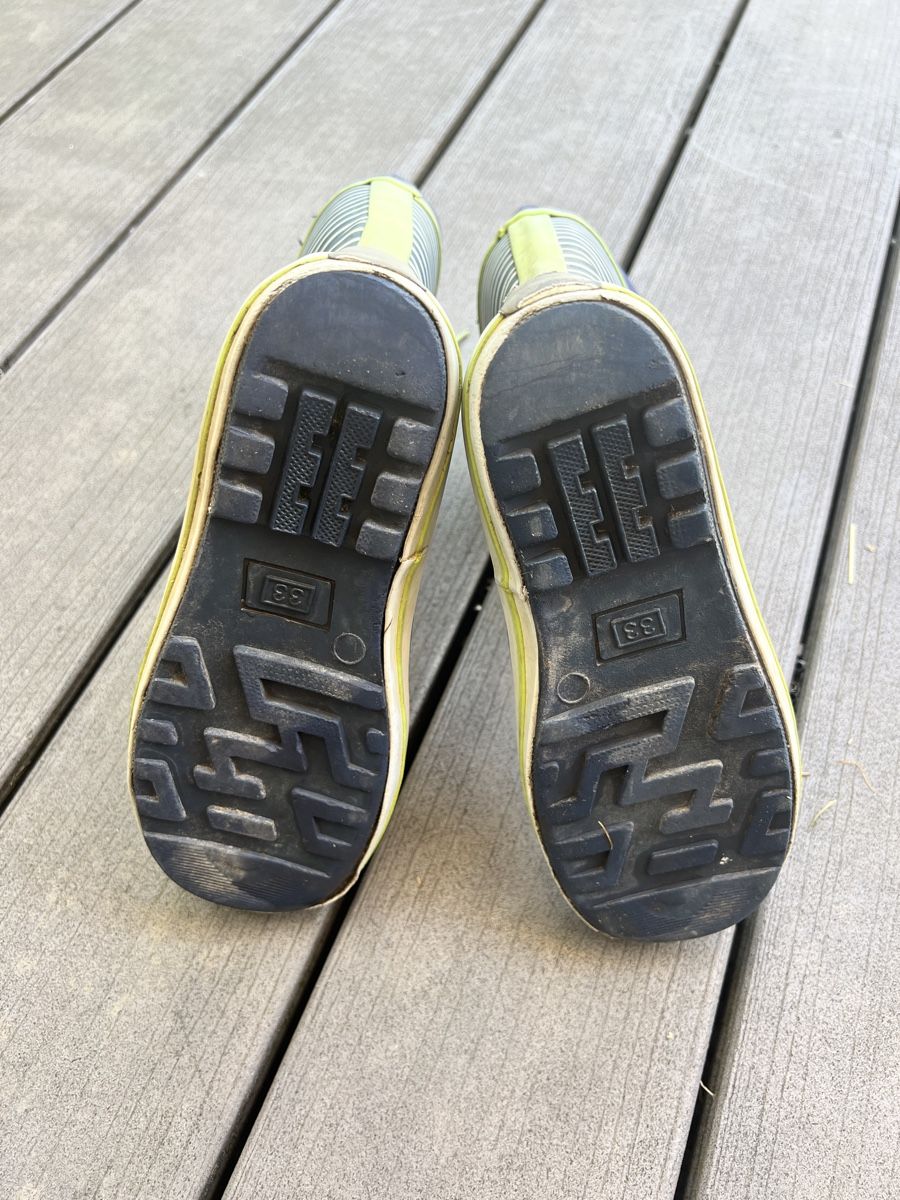 Scarpe da uomo: Gummistiefel gestreift Grösse 33 gebraucht – Usato da Uetendorf venduto da pink2 2