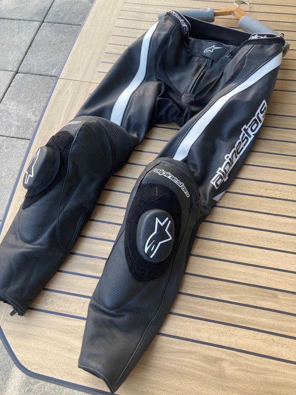 Alpinestars Completi: Combi cuir, Alpinestars Motegi, 2 pièces – Nuovo (secondo la descrizione) da Aïre venduto da ren_8qc2 6