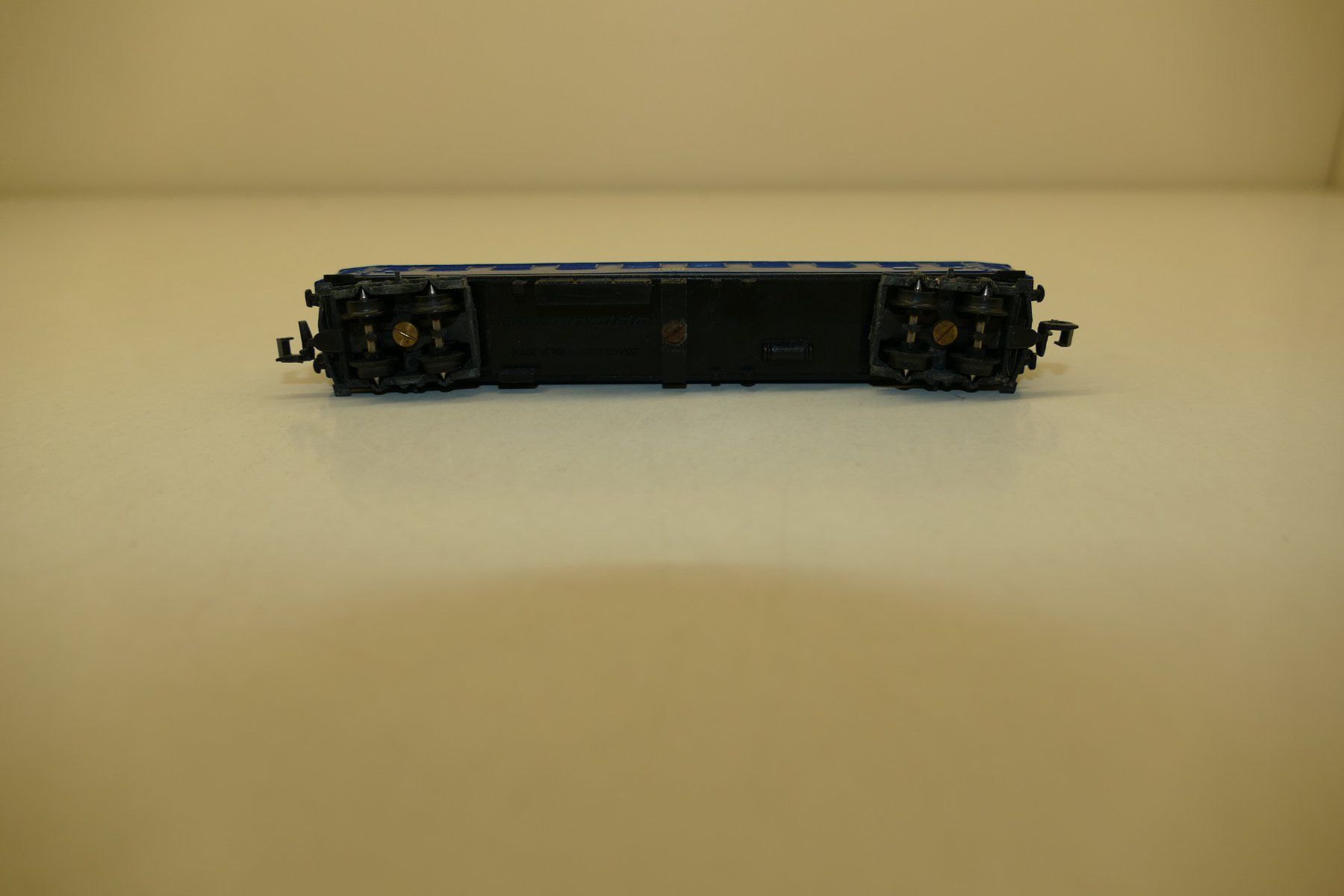 Arnold Modellini di ferrovie: Arnold N: DB Personenwagen blau – Usato da Niederhasli venduto da rail-duerst 3