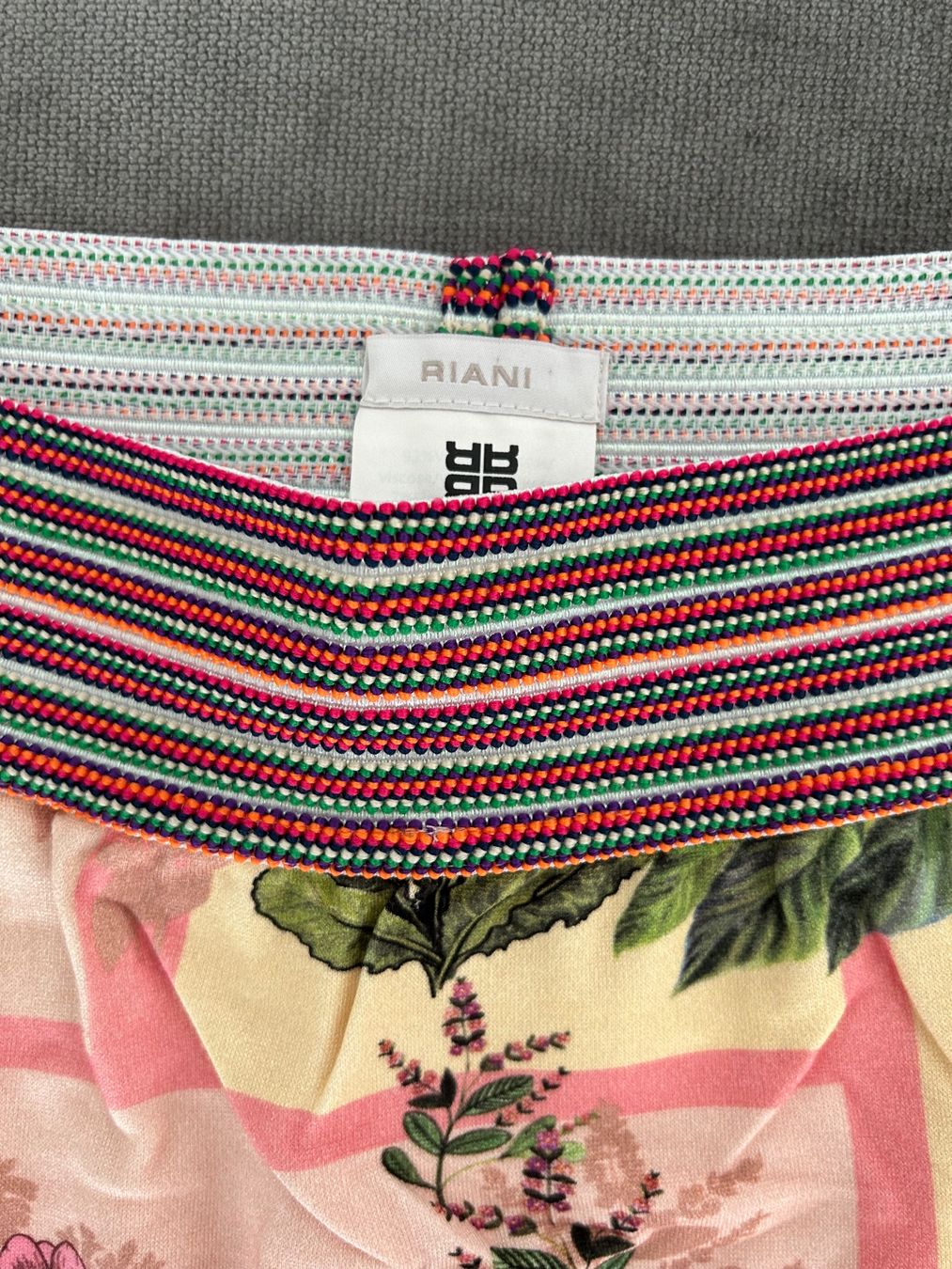 Riani Gonne: RIANI Designer Rock Blumenmuster Gr. 36 / 38 – Nuovo (secondo la descrizione) da Wimmis venduto da rimnakit 2