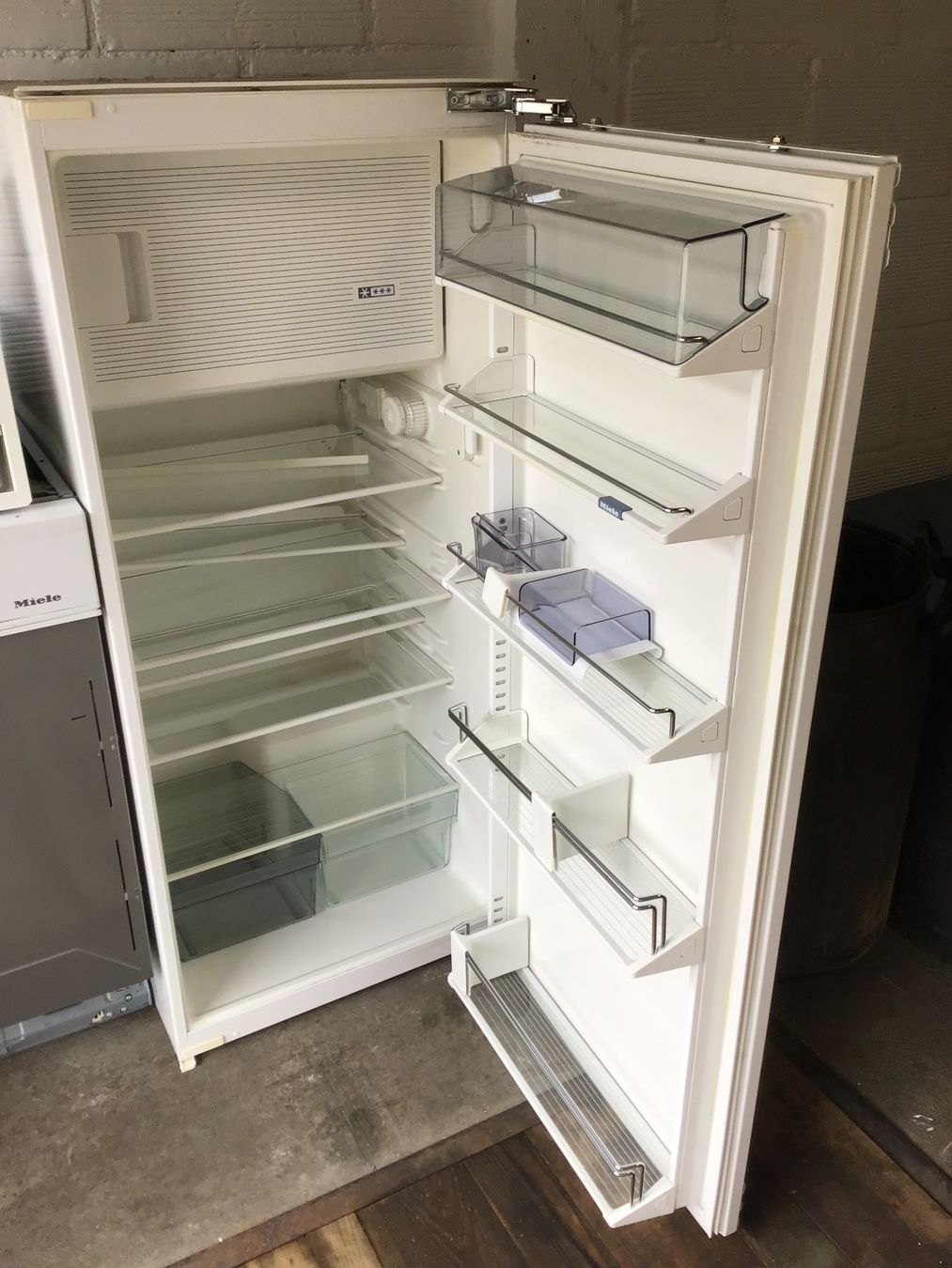 Frigoriferi: Miele Einbau-Kühlschrank – Usato da Grenchen venduto da sayonara_1001 1