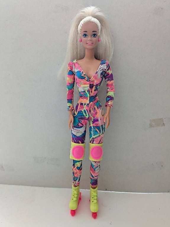 Pattini in linea & Pattini a rotelle: Sport Barbie mit Rollerskates – Usato da Wettingen venduto da S_Runa