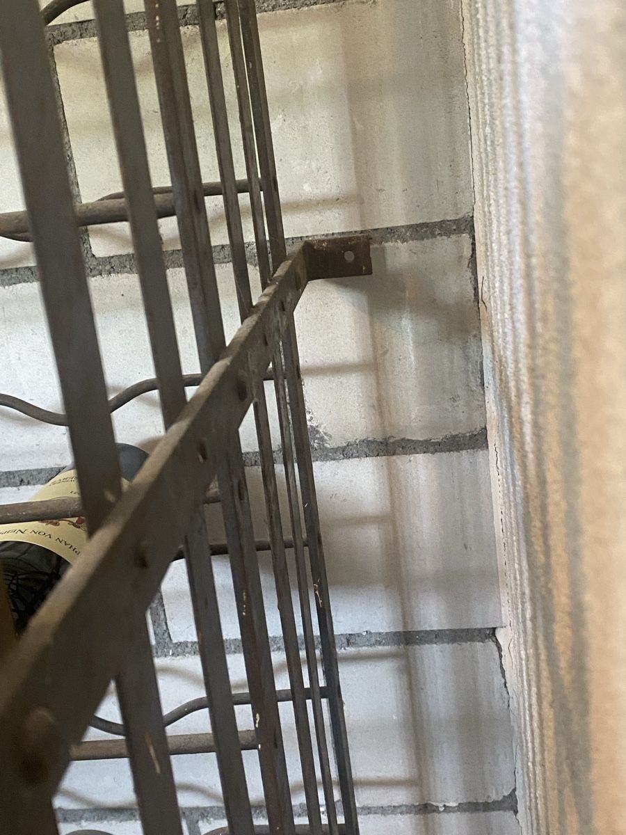 Scaffali: Weinregal verschliessbar, Stahl, Antik – Usato da Gossau SG venduto da Conrado1 8