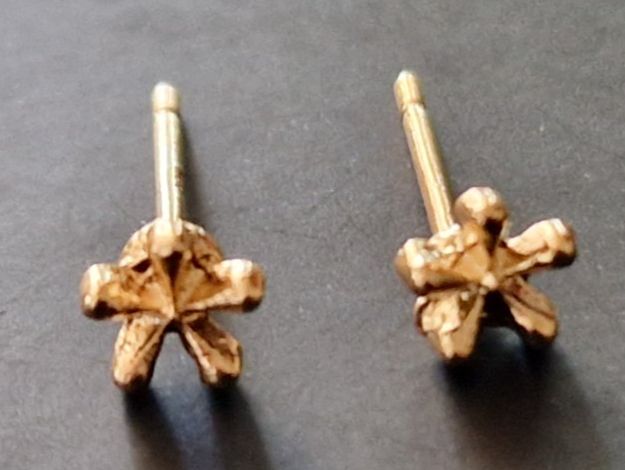 Boucles D'oreille Clous FEUILLE Verte En Plastique Vintage - NEUVES (1,2 Cm)