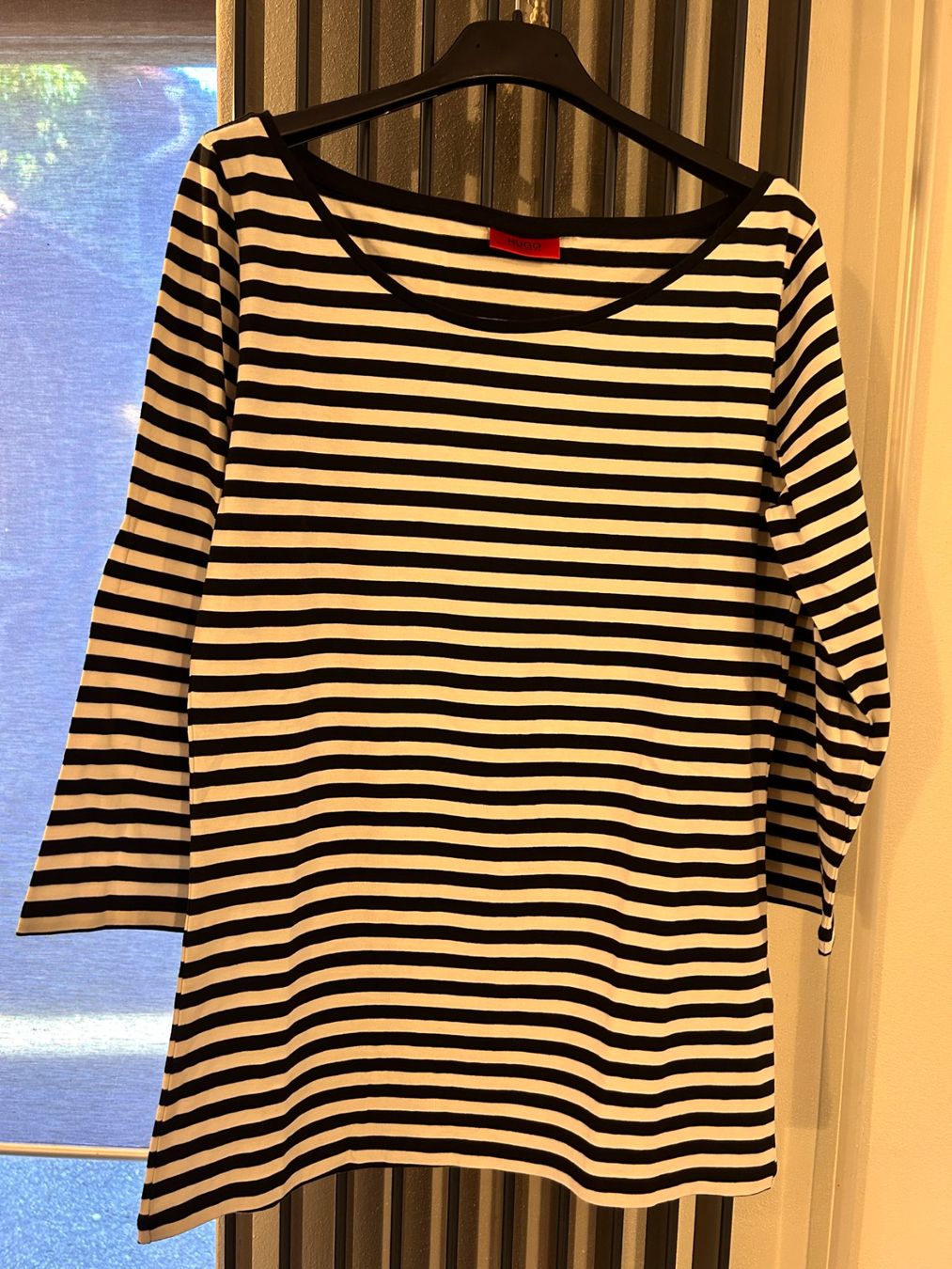 Hugo Boss T-shirt: T-shirt HUGO . size L – Nuovo (secondo la descrizione) da Vaglio venduto da Arabella1973