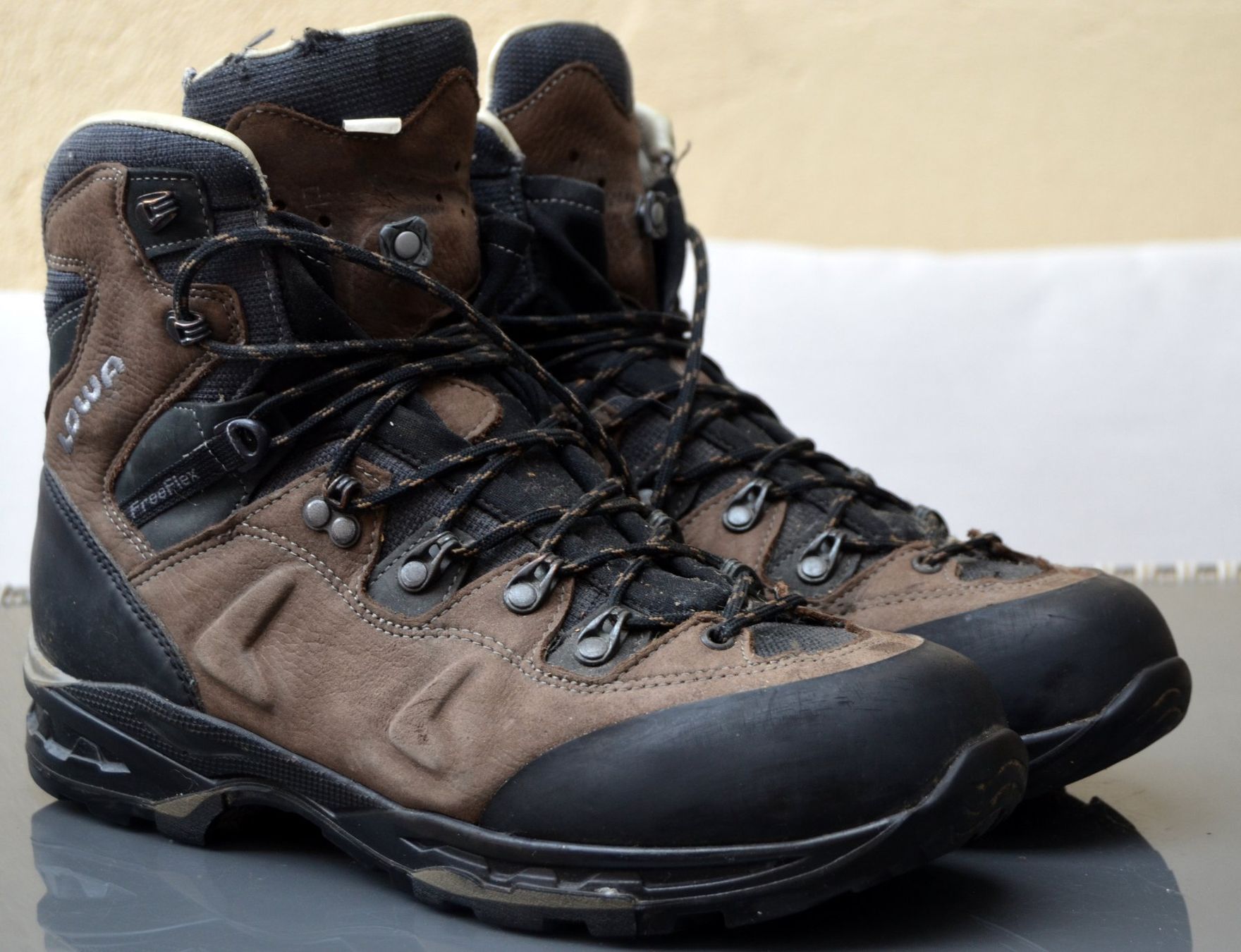 Lowa Herrenschuhe: Lowa Catalan Trekking  Boots / bottes .45 – Gebraucht aus Collonges von arashee 4