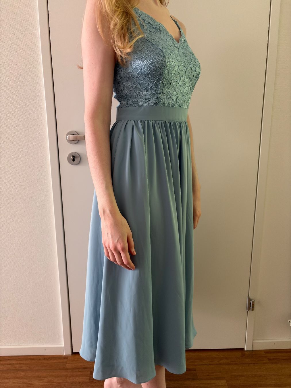 Vestiti: Blaues Cocktailkleid Gr. 36 – Nuovo e nell'imballaggio originale da Zürich venduto da astolo 2
