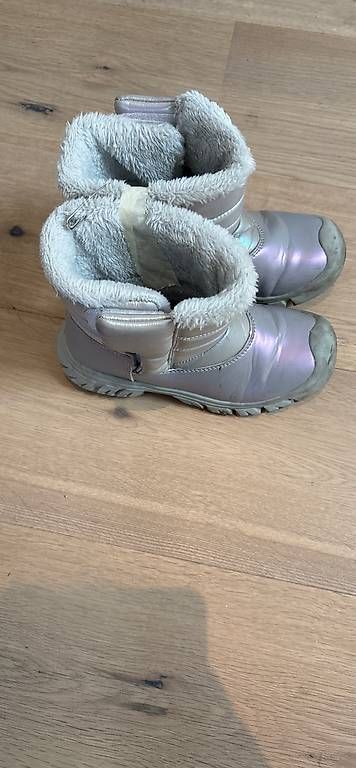 Scarpe per ragazze: Herbst und Winterstiefel – Usato da Alpnach Dorf venduto da lis_626v