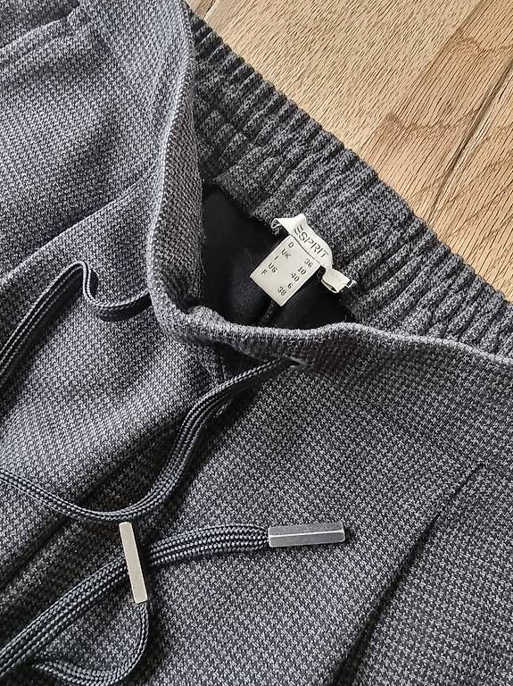 Pantaloni: Stoffhose von Esprit, Gr.36 – Usato da Ostermundigen venduto da d-p73 2