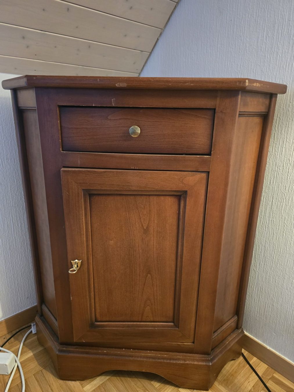 Cassettiere: Meuble d'angle/ tiroir/ ferme à clé – Usato da rolle venduto da vavapapillon 1